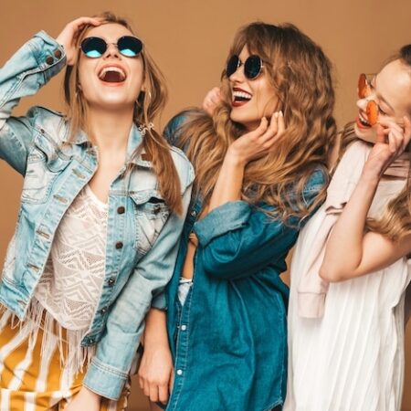 tres-muchachas-sonrientes-hermos